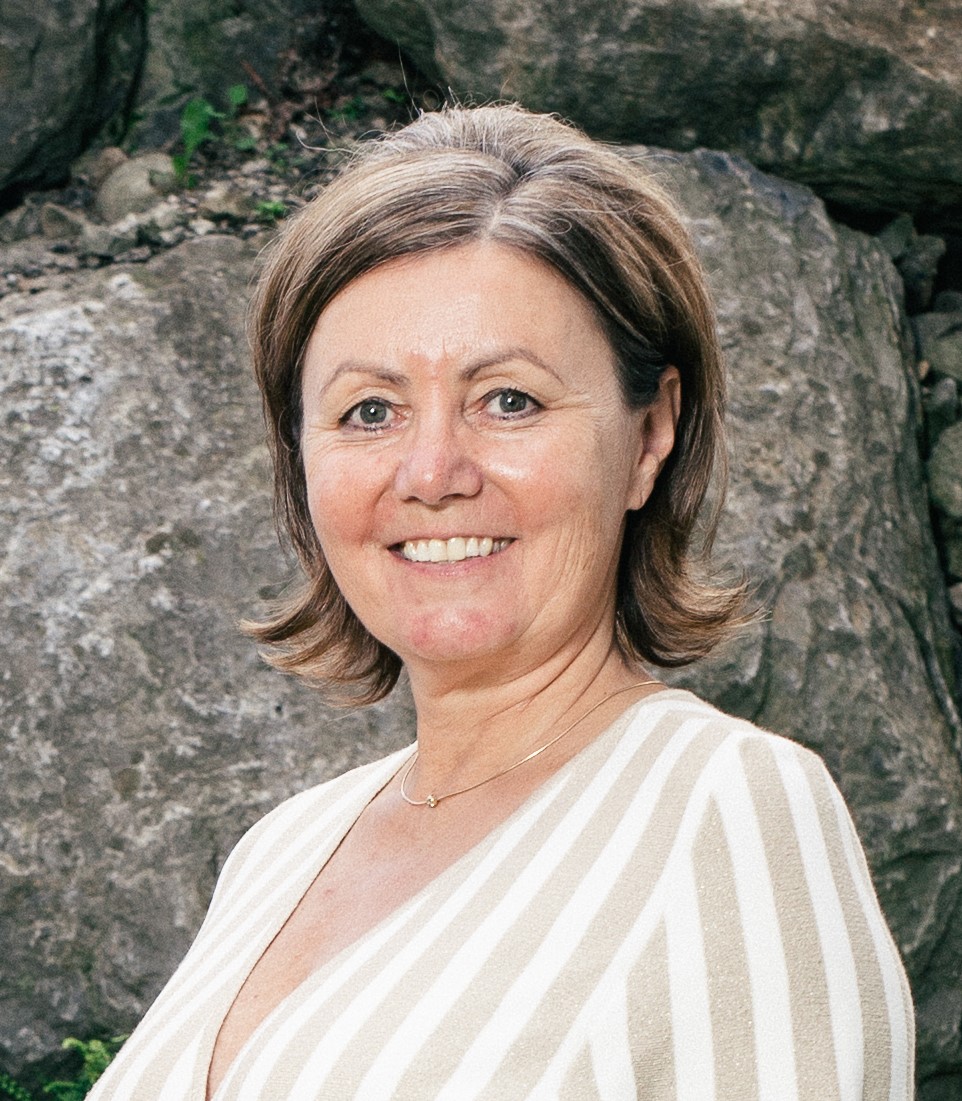 Mag. a Annemarie Hirzer